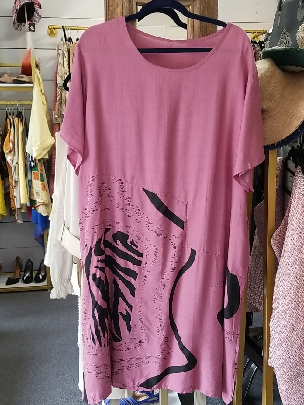 Pomelo Pink Short-Sleeve Tunic with Black Abstract Accents